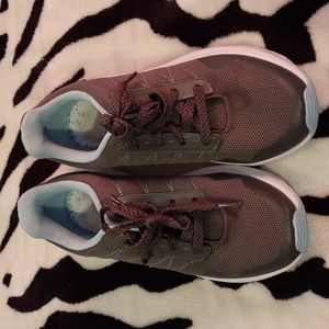 5/$20 Size 6 Woman's Shoes